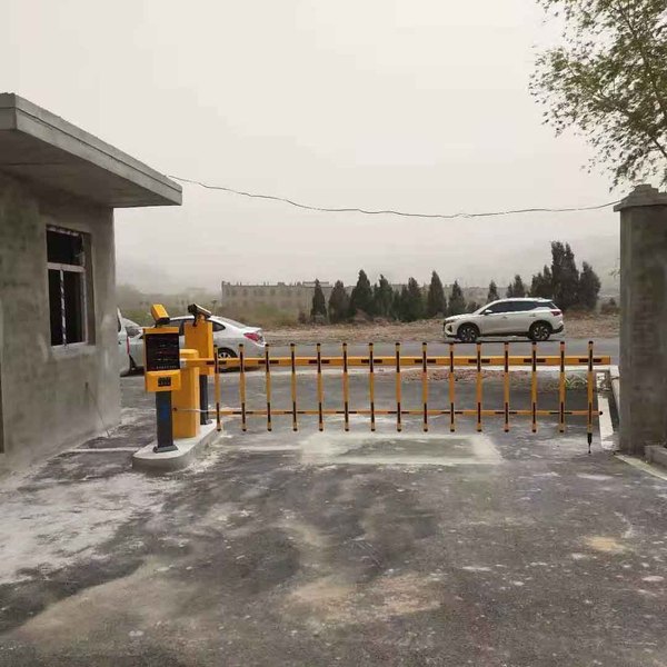 百勝車牌識(shí)別道閘7.jpg